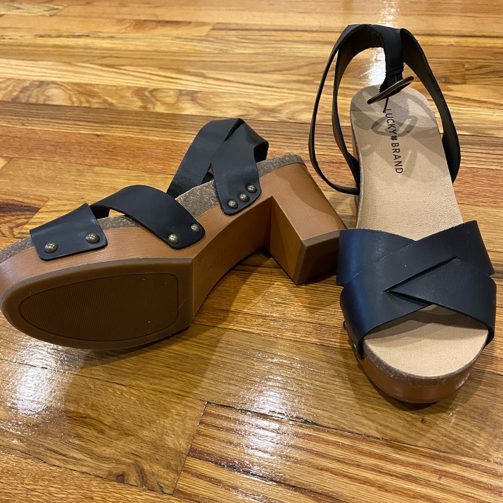 Lucky Brand Retro Sandals
